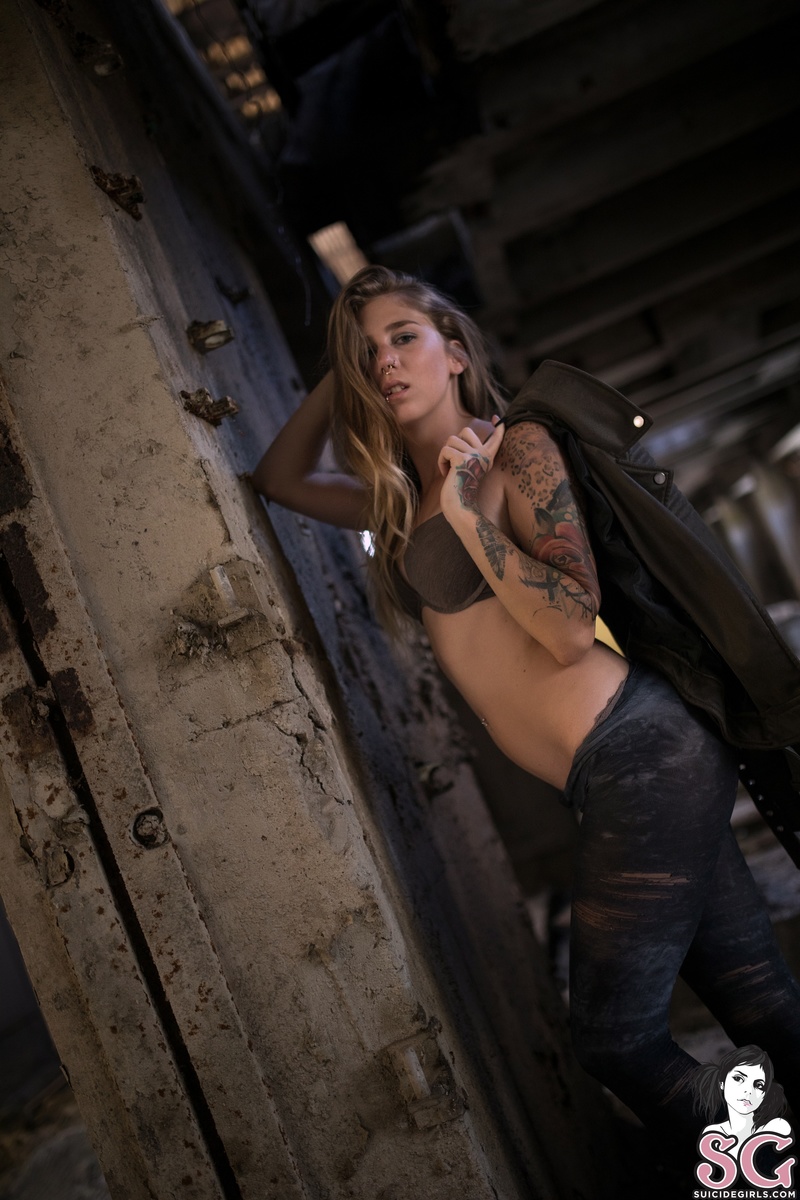lizzbert-oldfactory-07.jpg
