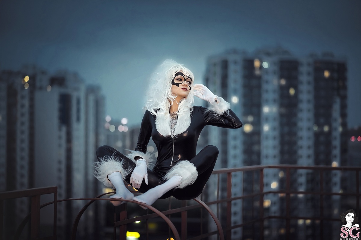 tastyzombie-blackcat-01.jpg