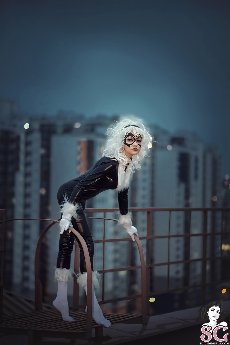 tastyzombie-blackcat-03.jpg