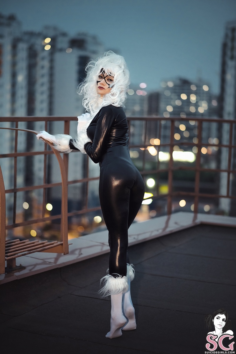 tastyzombie-blackcat-07.jpg