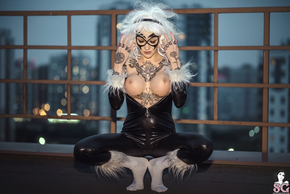 tastyzombie-blackcat-23.jpg