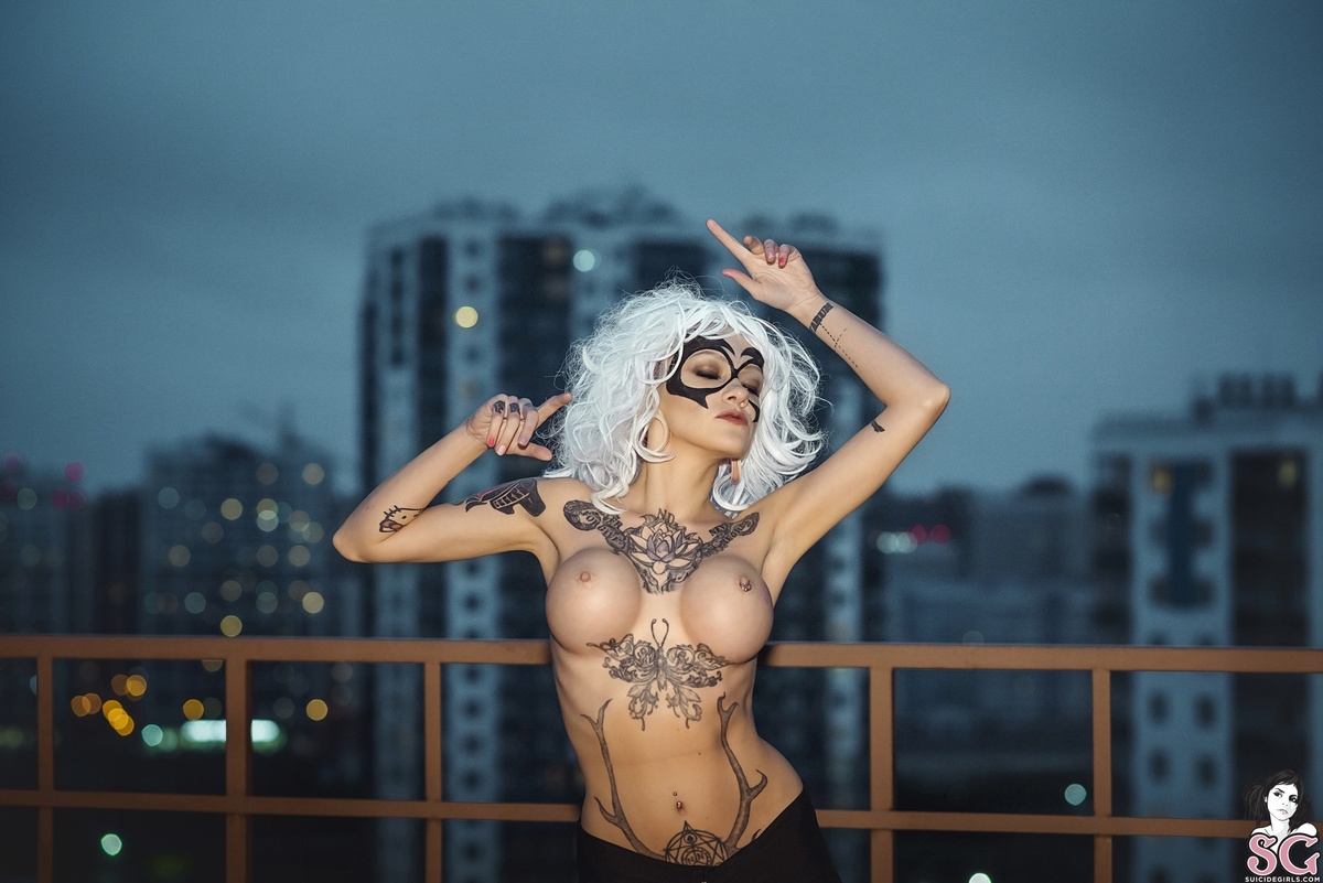 tastyzombie-blackcat-29.jpg