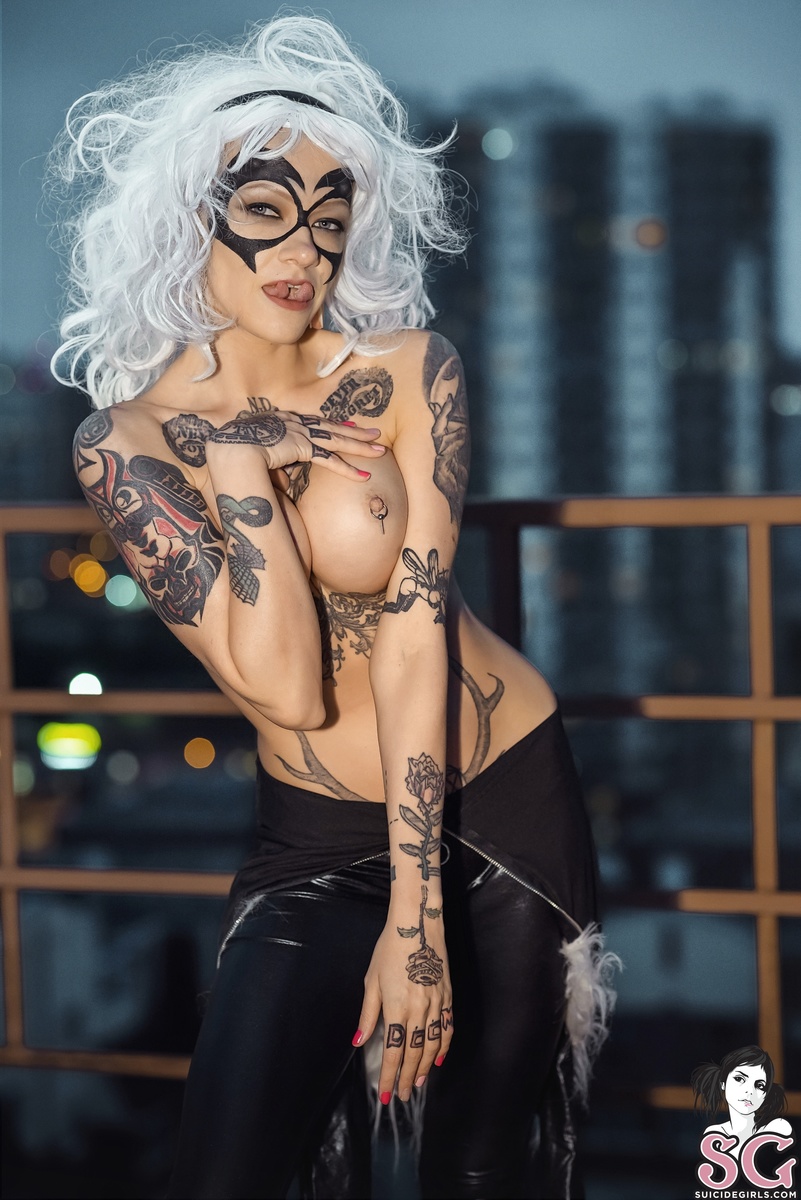 tastyzombie-blackcat-31.jpg