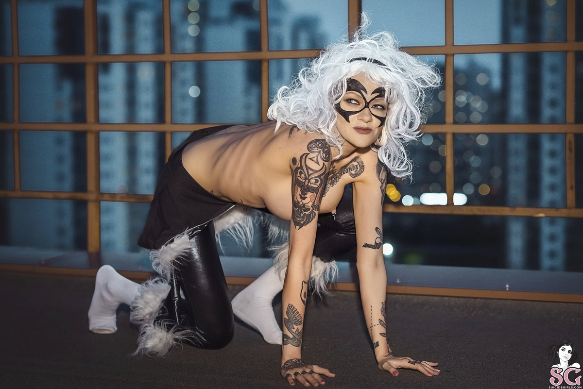 tastyzombie-blackcat-33.jpg
