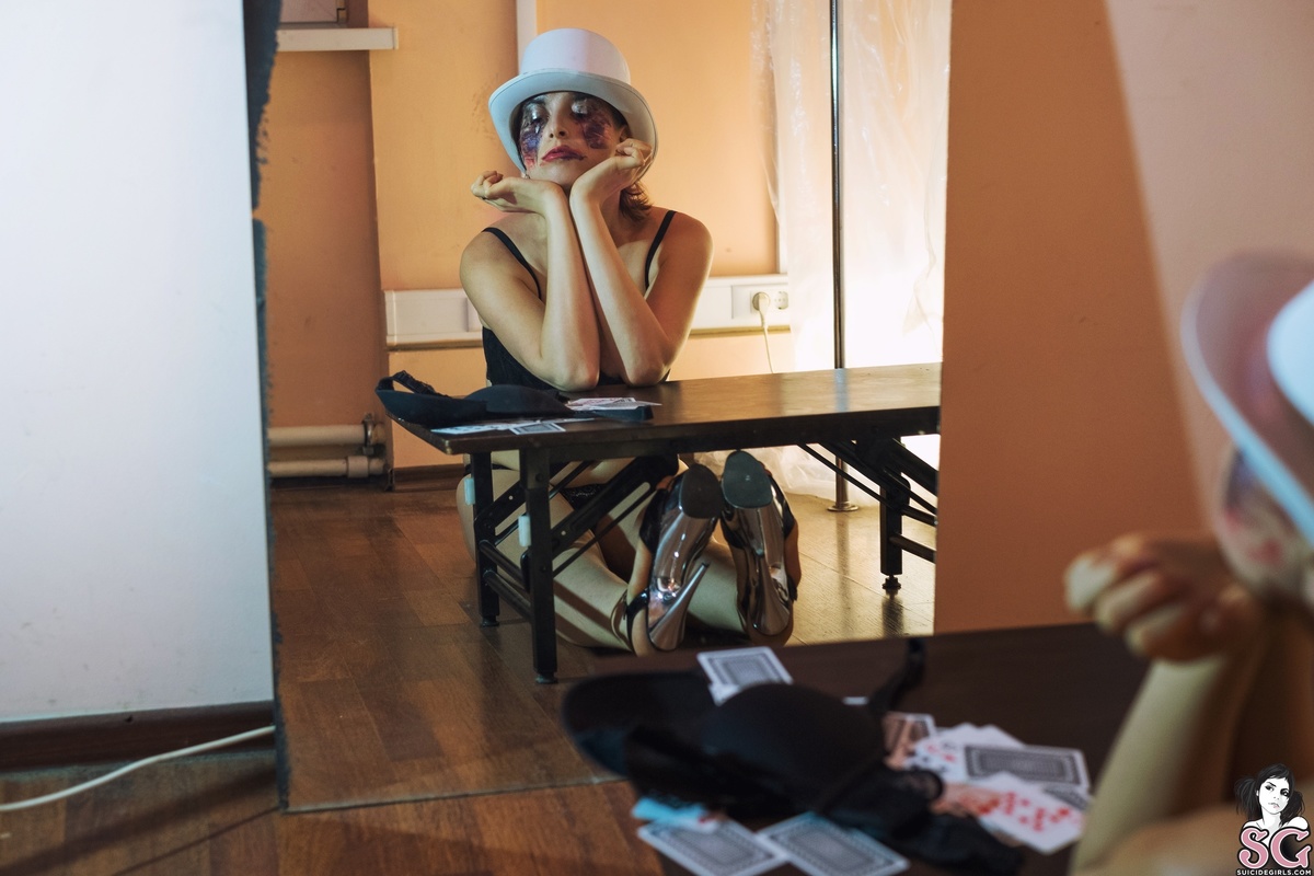dancinggirl-strangestorymisseshyde-17.jpg