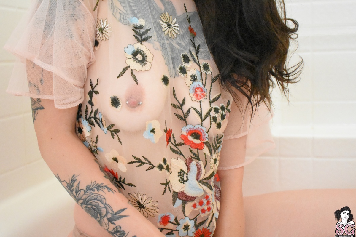 nixy-rosewater-13.jpg