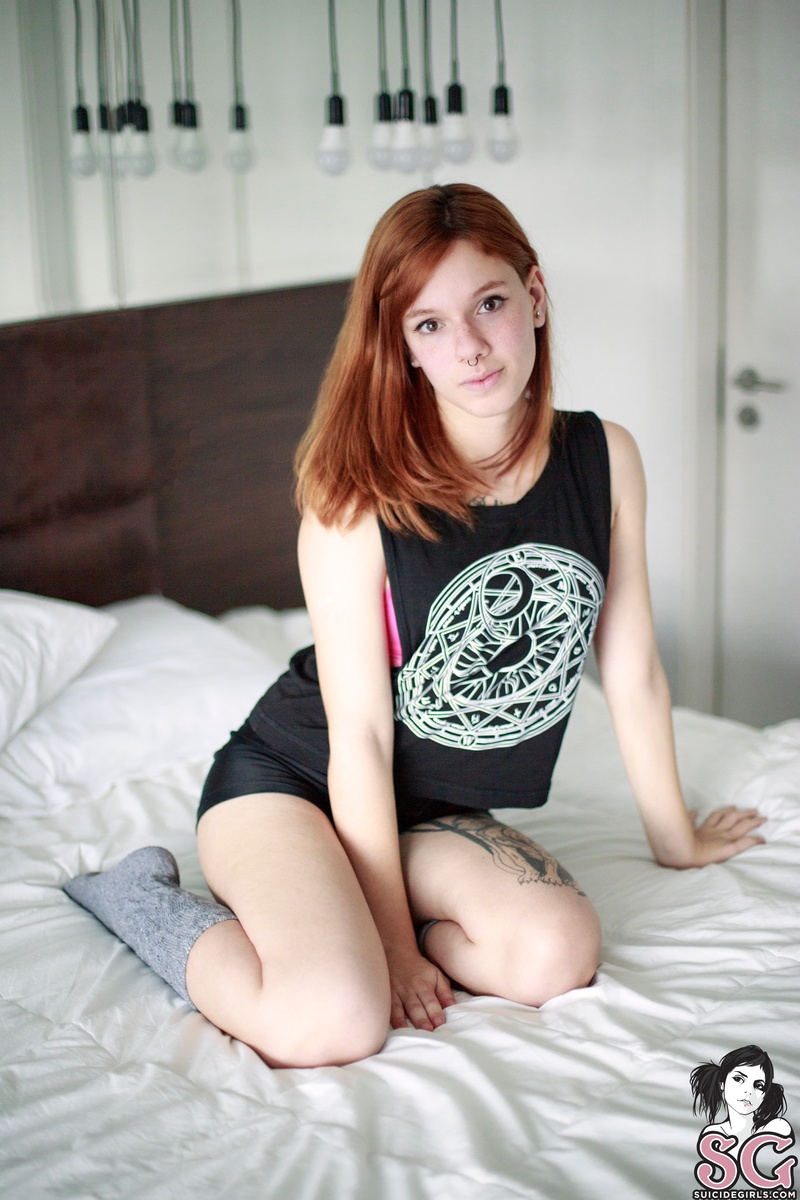 julieevee-thisinnocenceisbrilliant-01.jpg