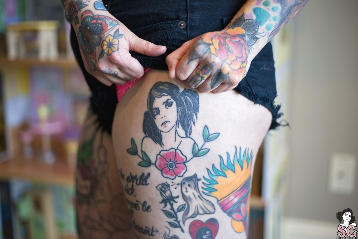 jessacat-lookslikebarbiesmokelikemarley-13.jpg