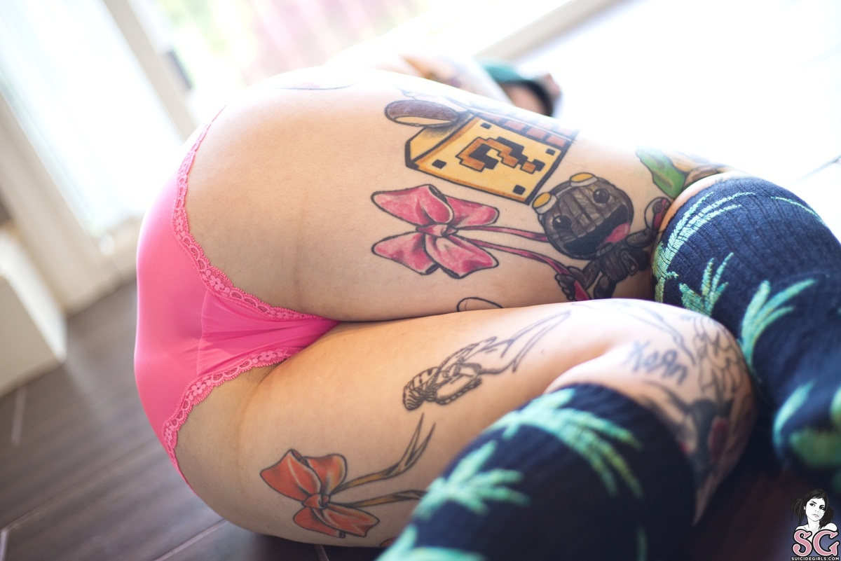 jessacat-lookslikebarbiesmokelikemarley-29.jpg