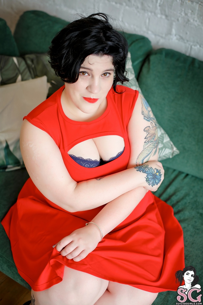 loryzeitgeist-pinupinstpete-01.jpg