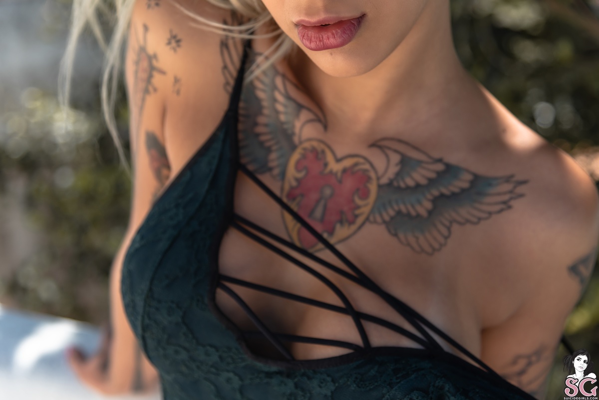 hadid-summersun-13.jpg