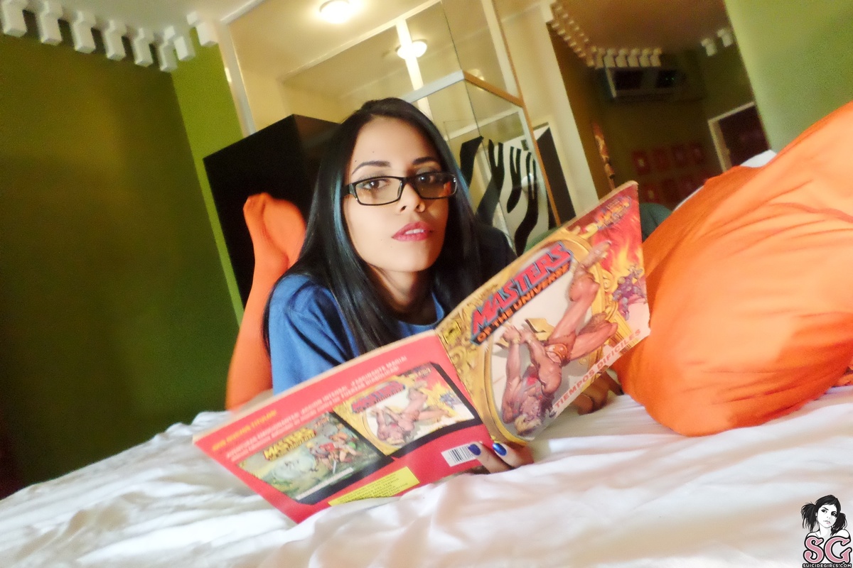 jhosi-mistressoftheuniverse-01.jpg