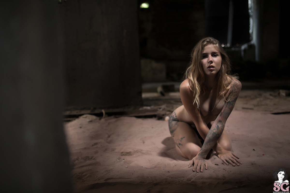 lizzbert-junkandsand-31.jpg