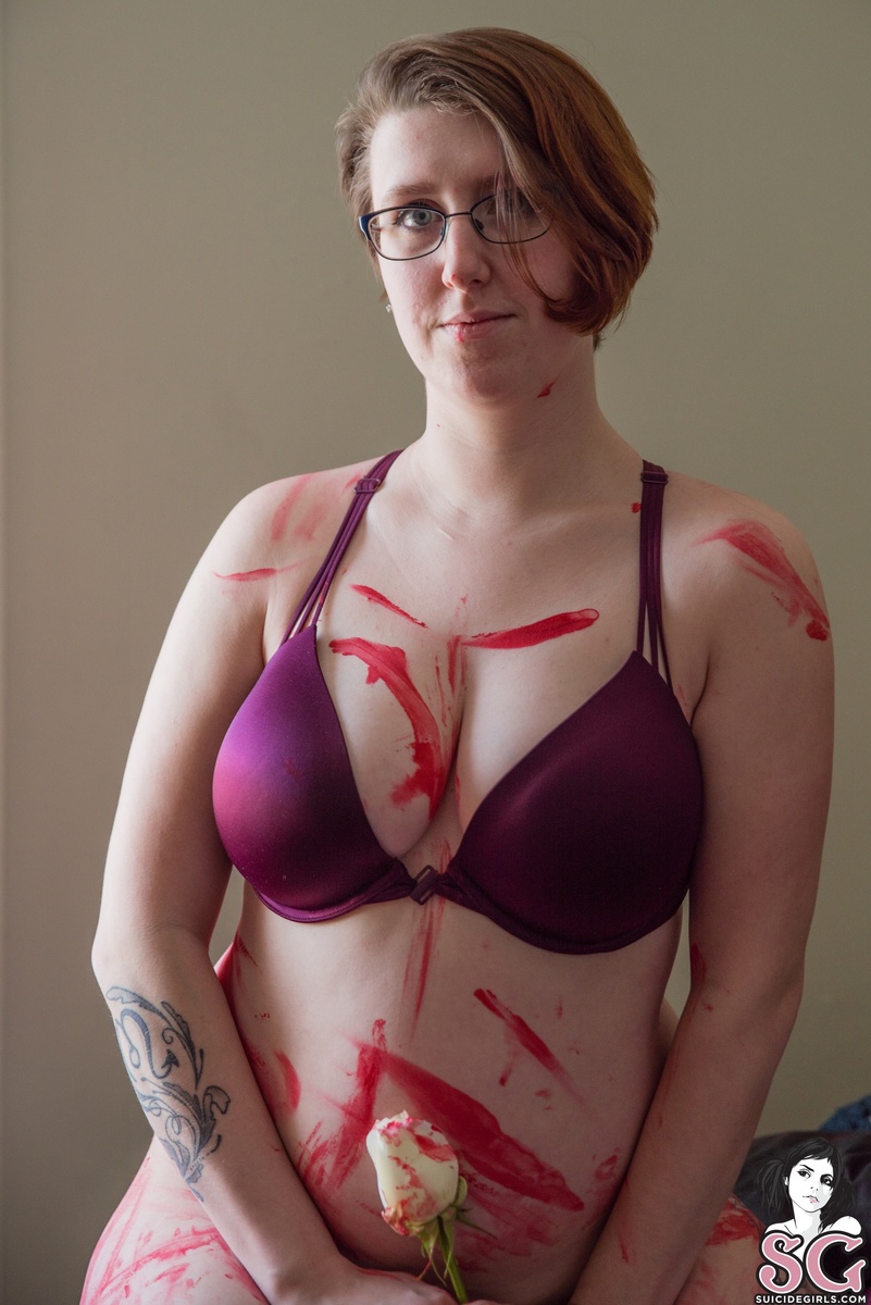 shade26-paintingtherosesred-23.jpg