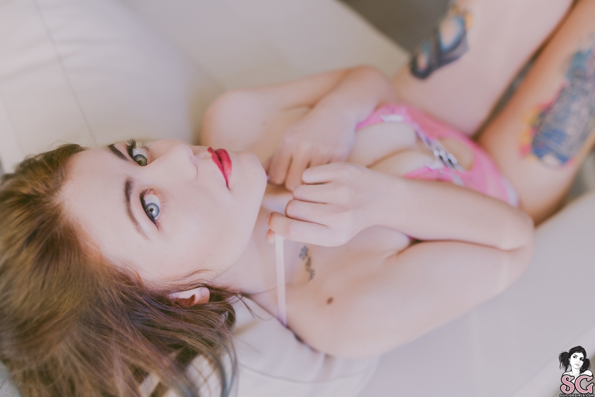 pekku-pinkdreams-03.jpg