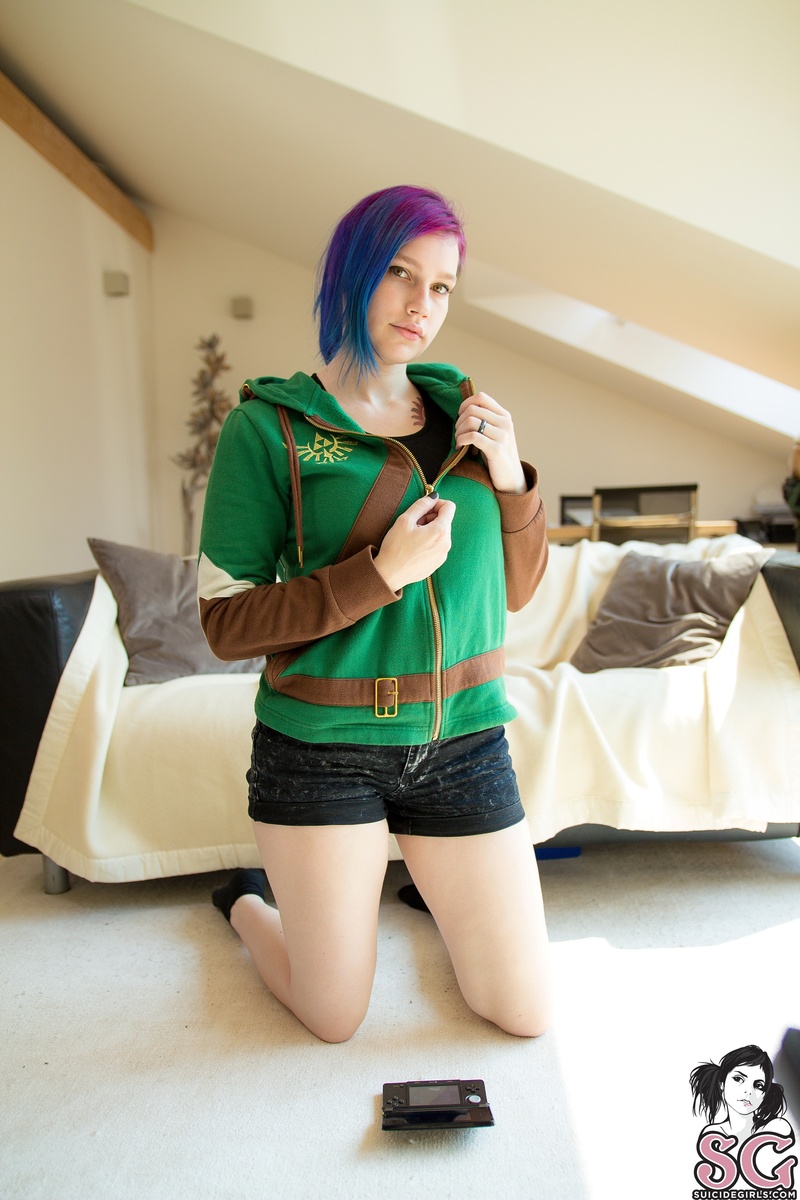 irapond-gameonclothesoff-03.jpg