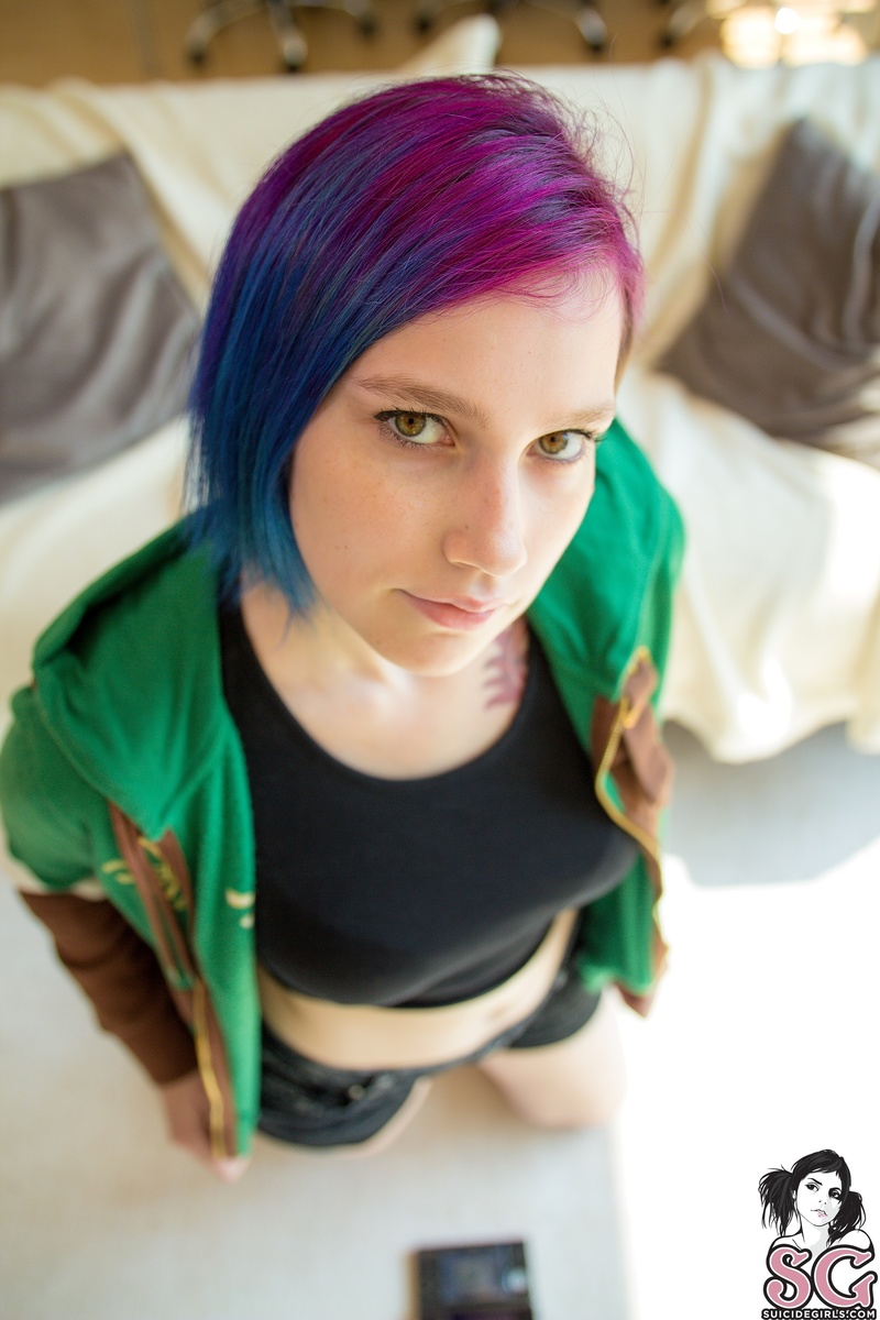 irapond-gameonclothesoff-05.jpg