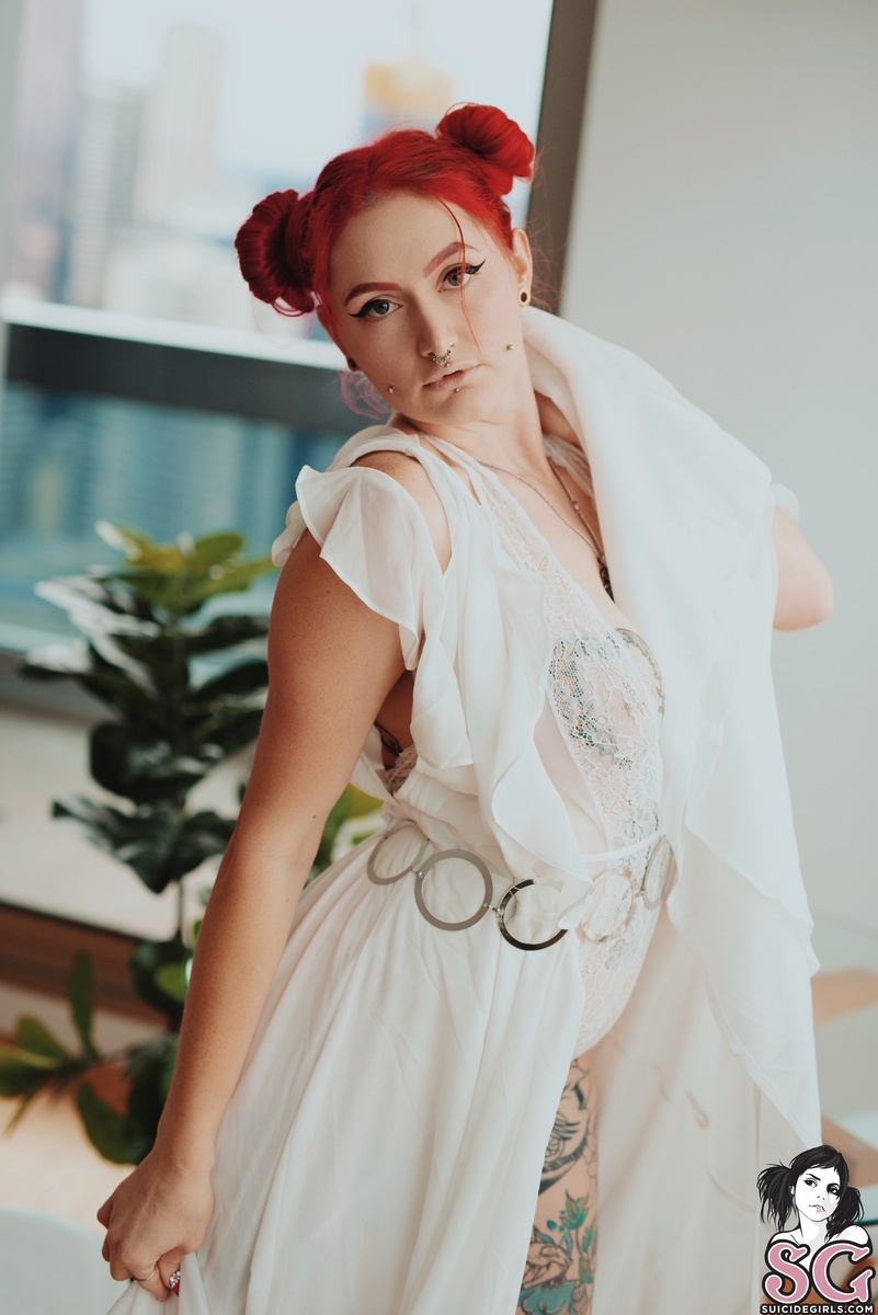 lotticia-youremyonlyhope-09.jpg