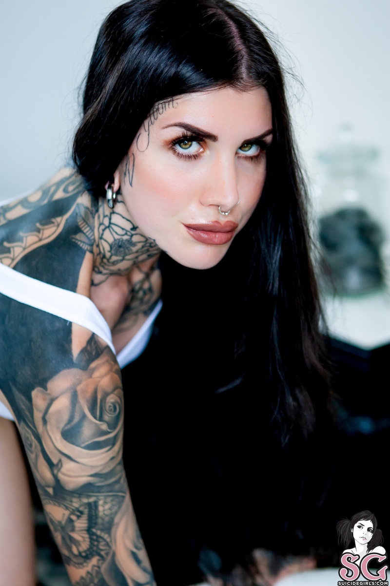 nykki-walkonwater-05.jpg
