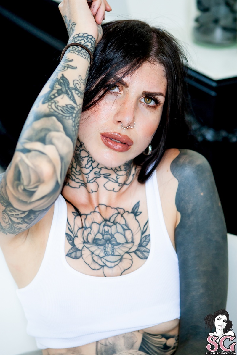 nykki-walkonwater-17.jpg