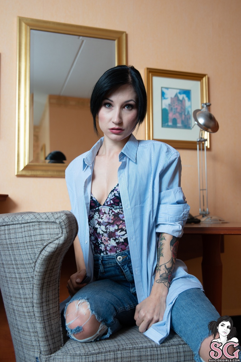 karinaserpentina-somethingborrowedsomethingblue-03.jpg