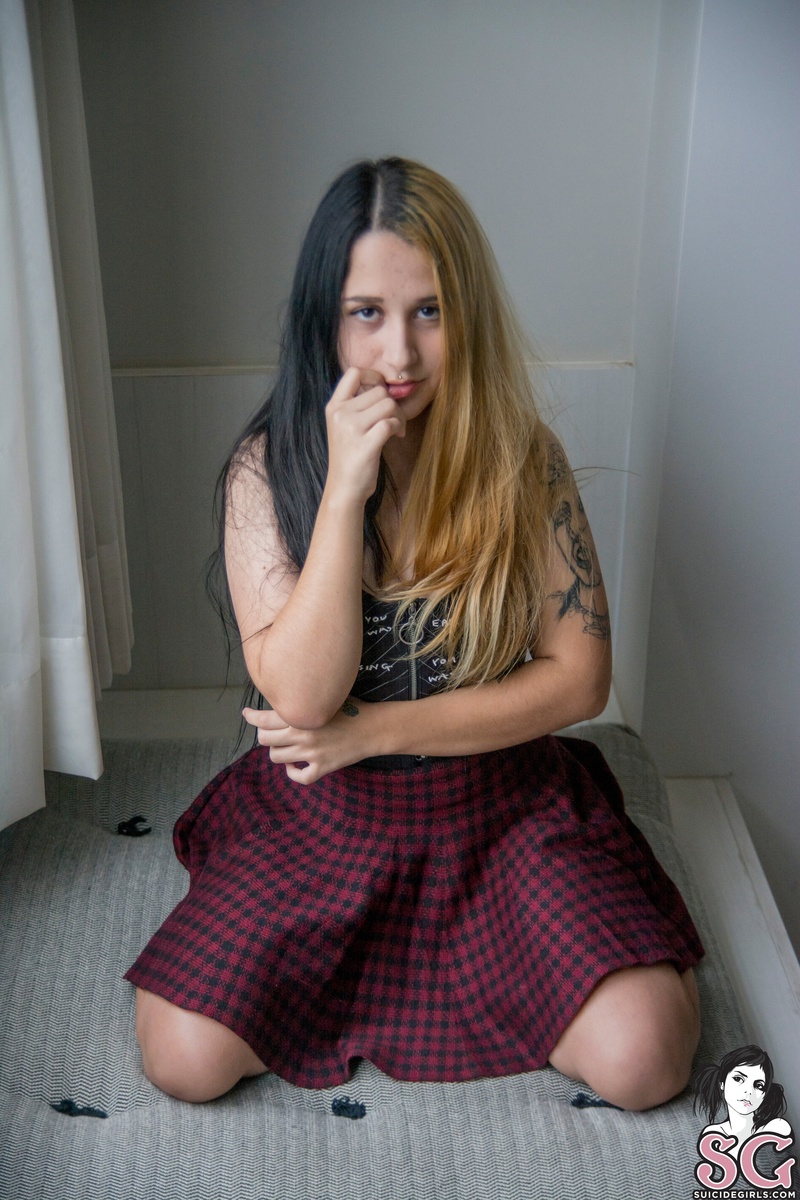 miraia-brunetteorblonde-07.jpg