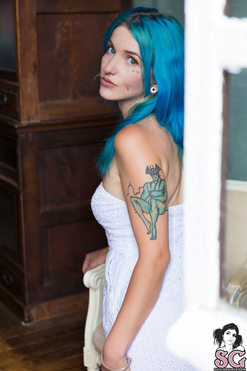 luxes-acertainromance-03.jpg