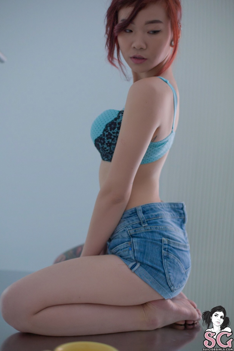 jade-takealookinthemirror-07.jpg