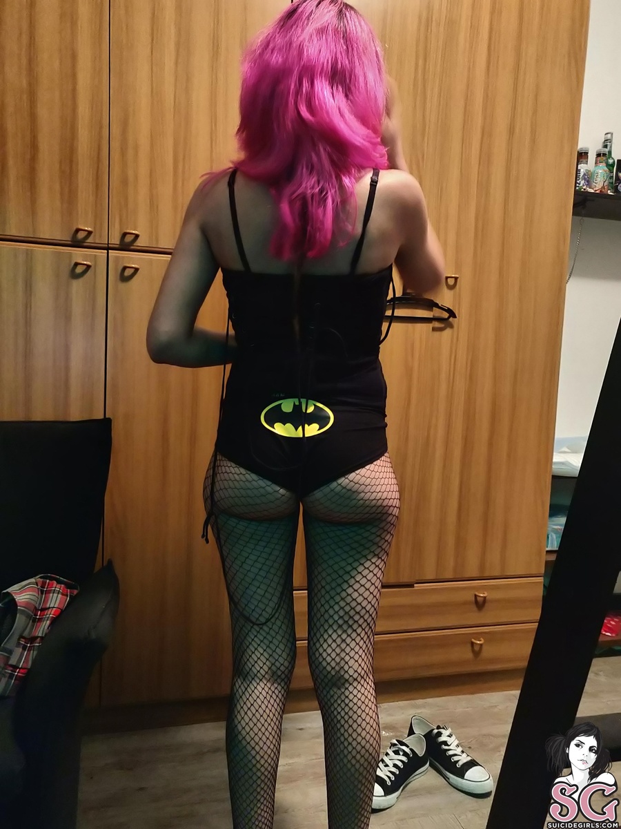miinimuu-pinkhairedpunkgirl-15.jpg