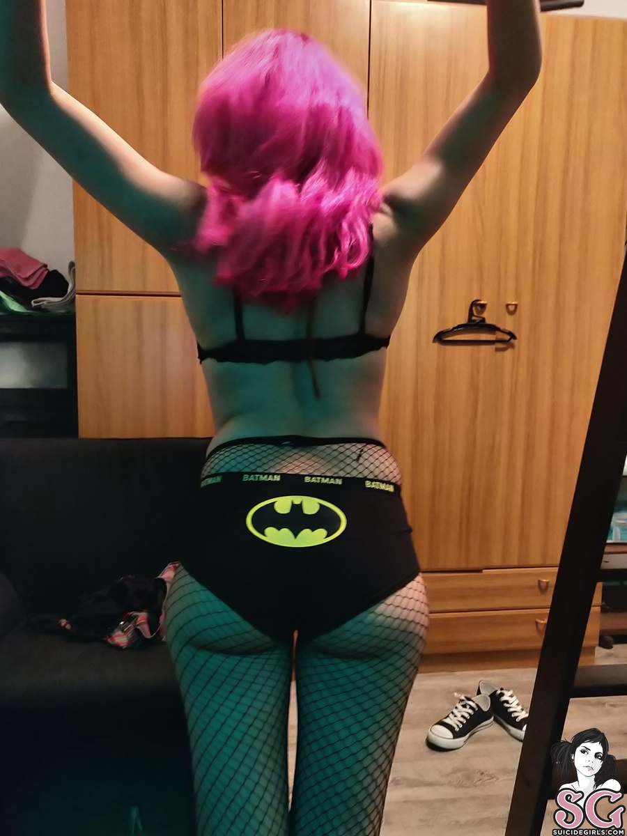 miinimuu-pinkhairedpunkgirl-25.jpg