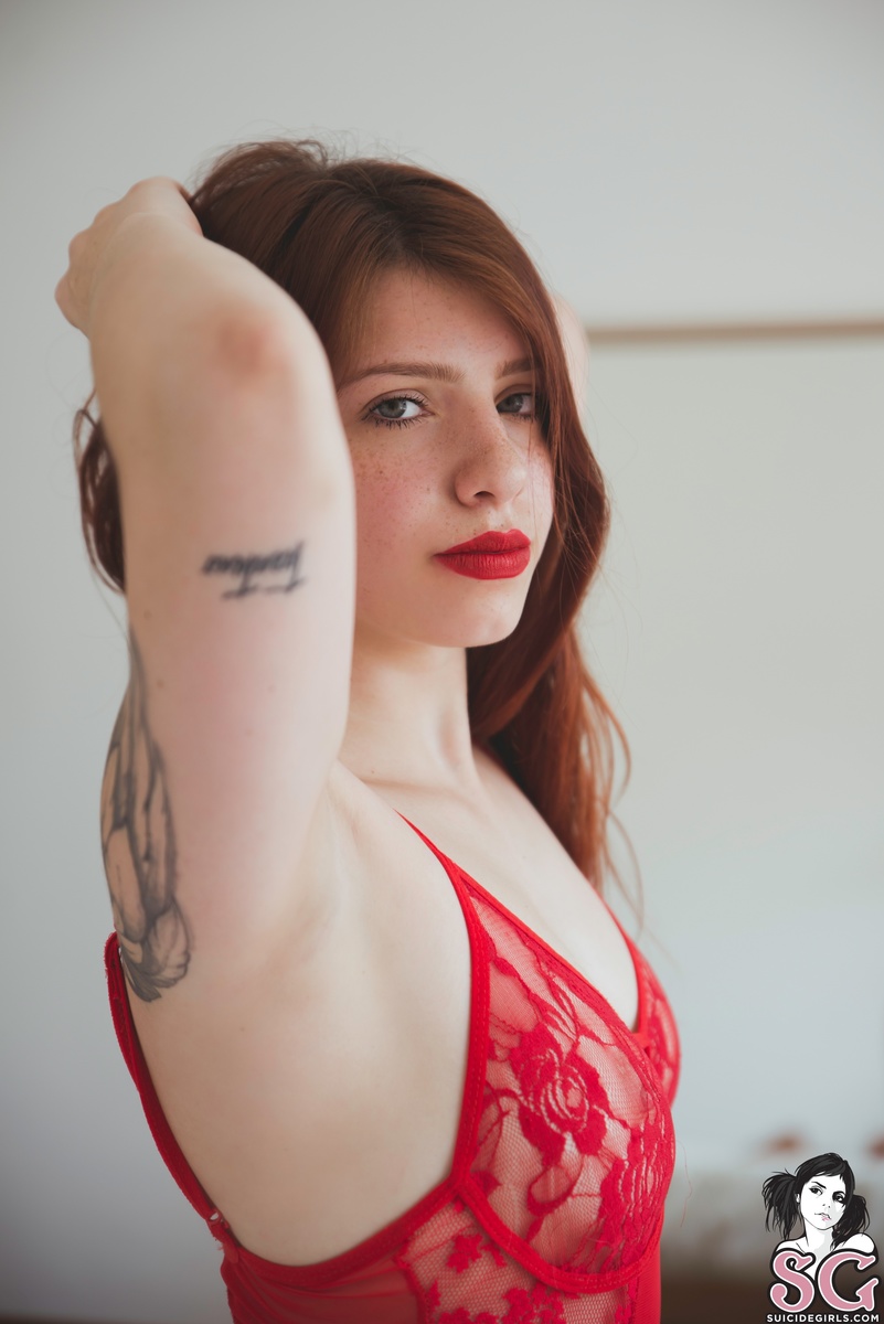 rosea-redrainiscomingdown-03.jpg