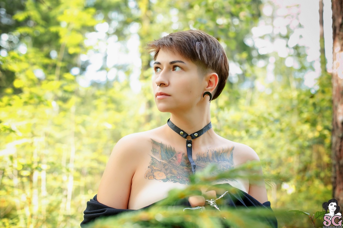 daniellenoire-nakedwitchcraft-03.jpg