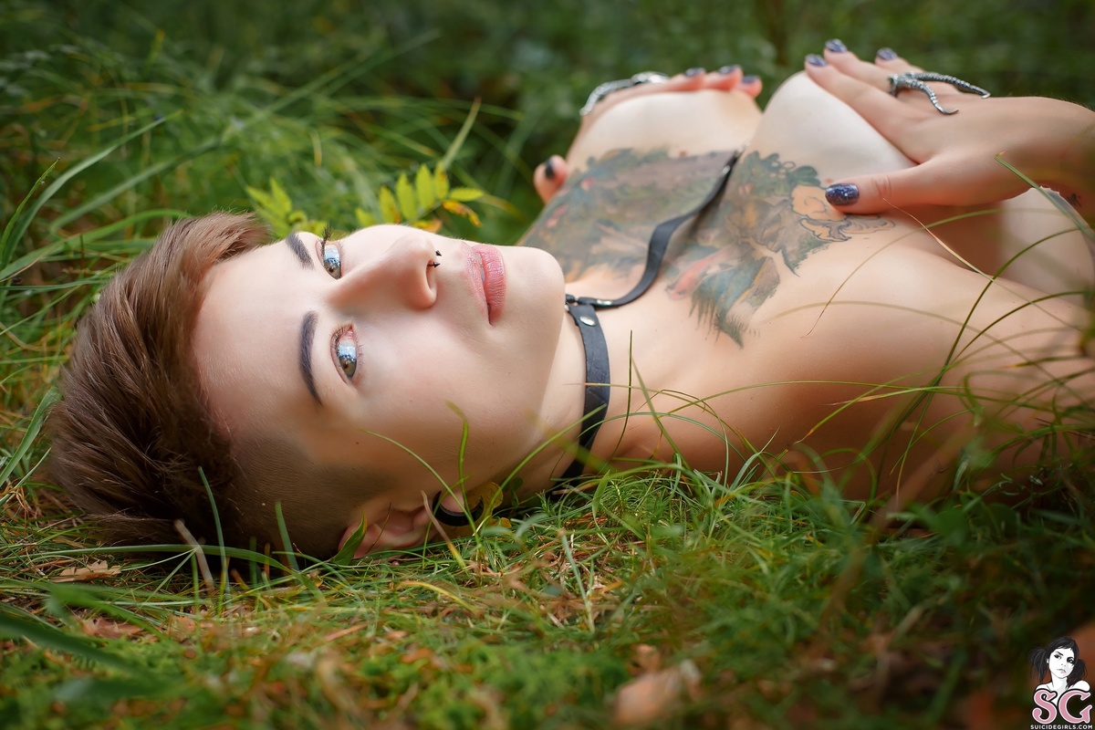 daniellenoire-nakedwitchcraft-37.jpg