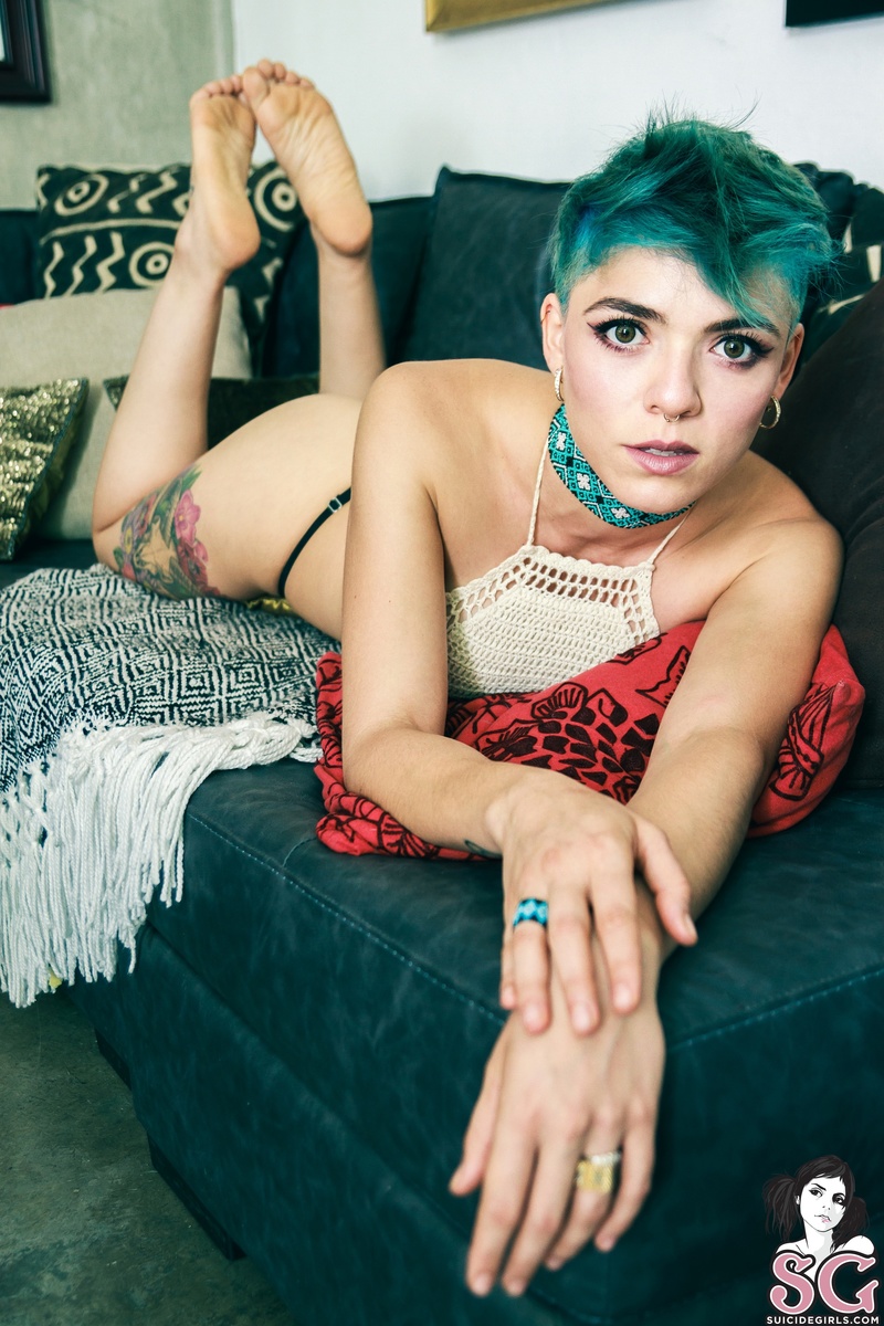 lyworld-betweenartanderoticism-11.jpg