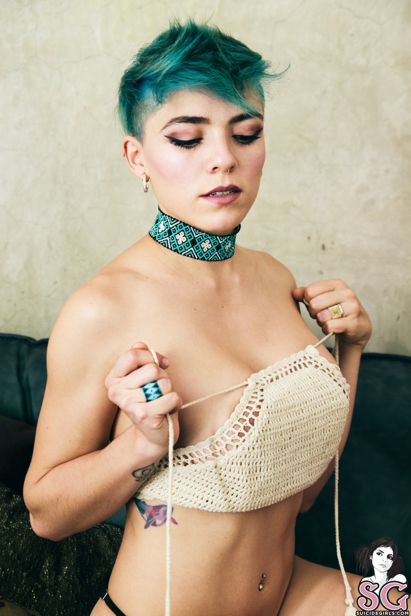 lyworld-betweenartanderoticism-17.jpg