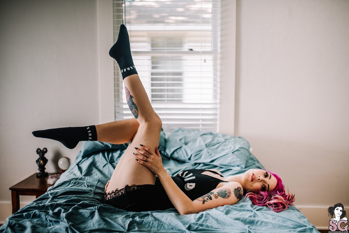 ghostleeb-verytiredgirl-09.jpg