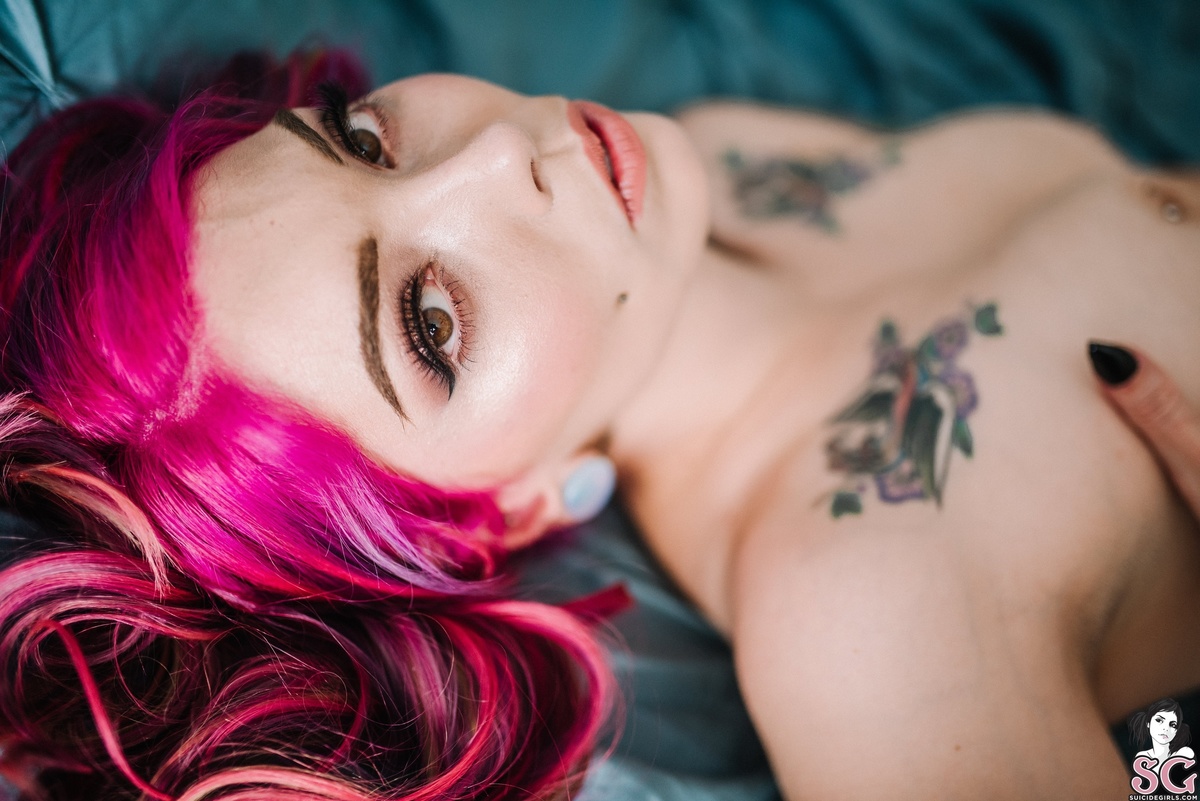 ghostleeb-verytiredgirl-33.jpg
