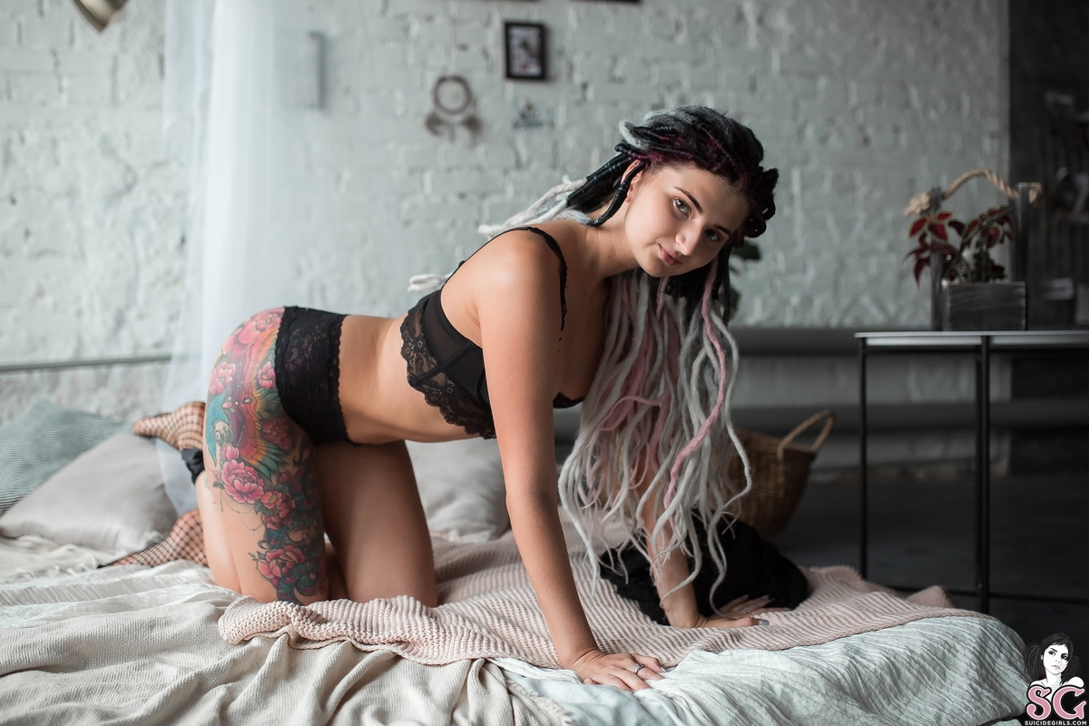 candytrip-badbythewindow-15.jpg