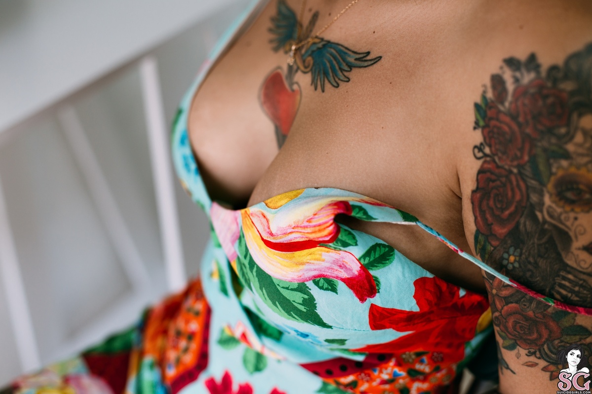jeeh-thefirsttimeinflowers-07.jpg