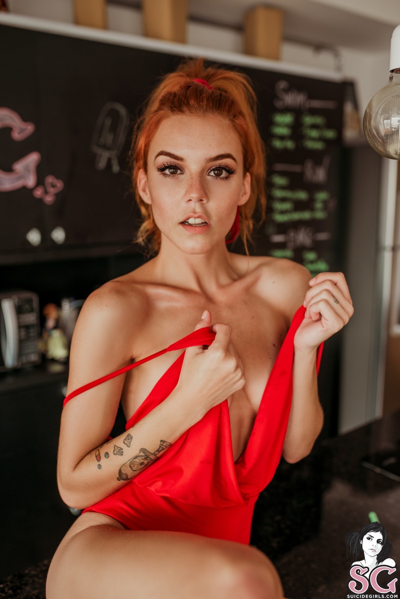 elisa-summeronastick-15.jpg