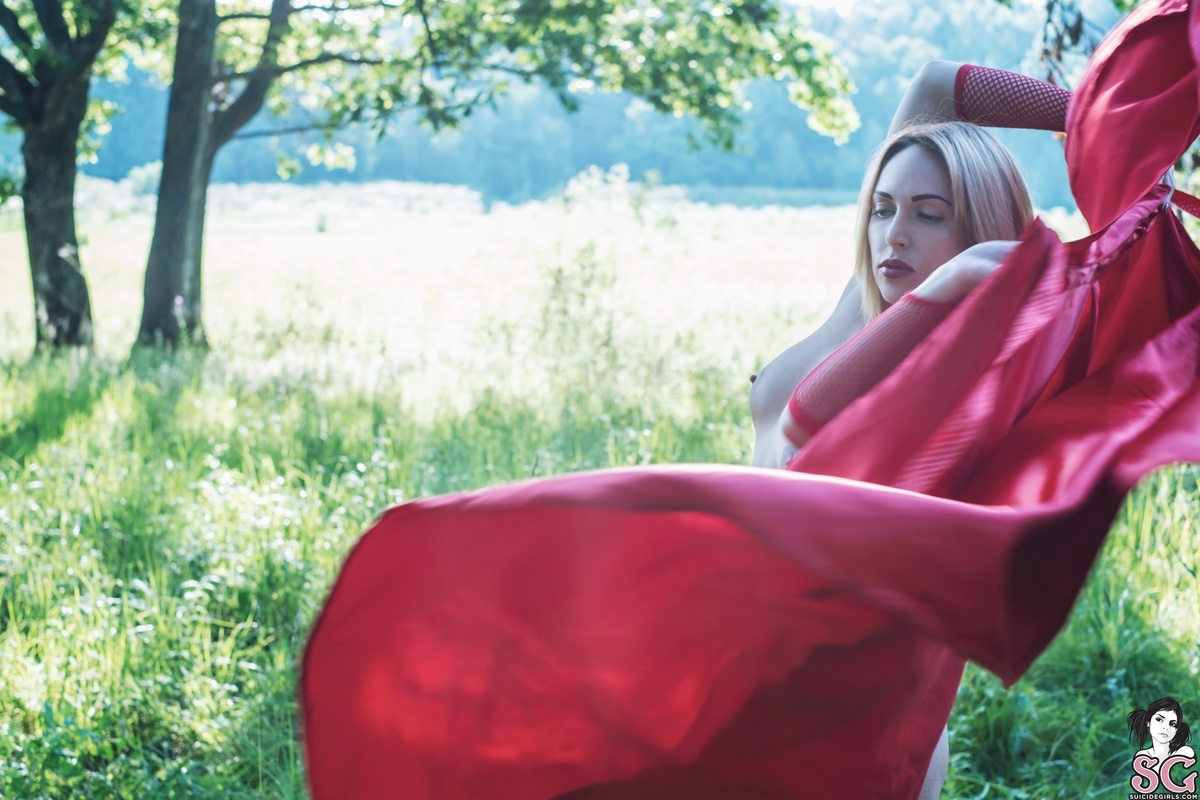 scarletjam-applesforredridinghood-27.jpg