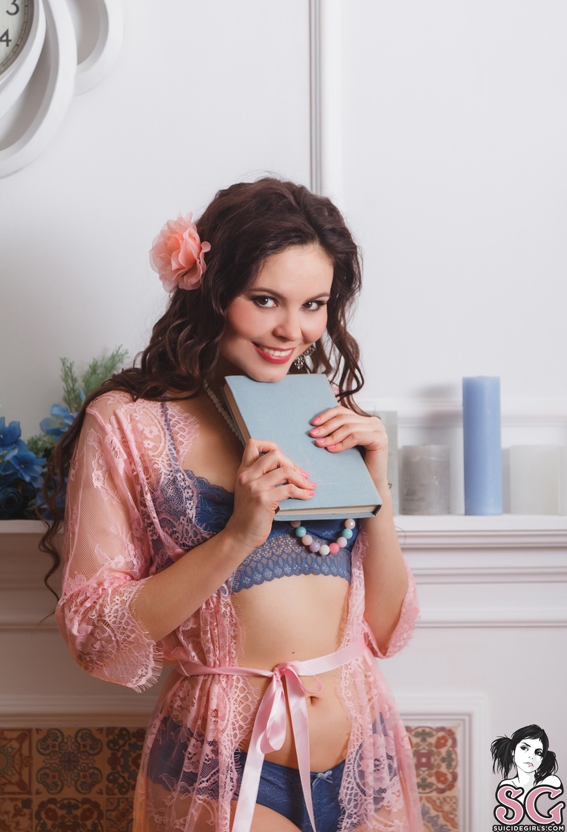 marisabel-prettyreading-05.jpg