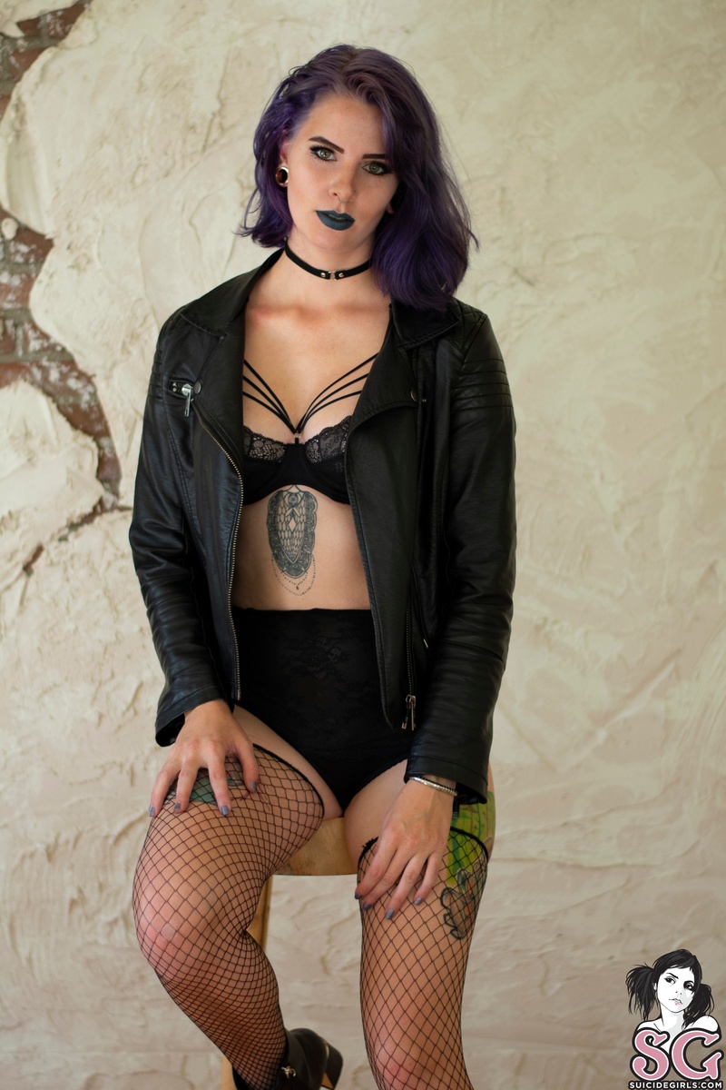 brigittesummers-foryoureyesonly-01.jpg