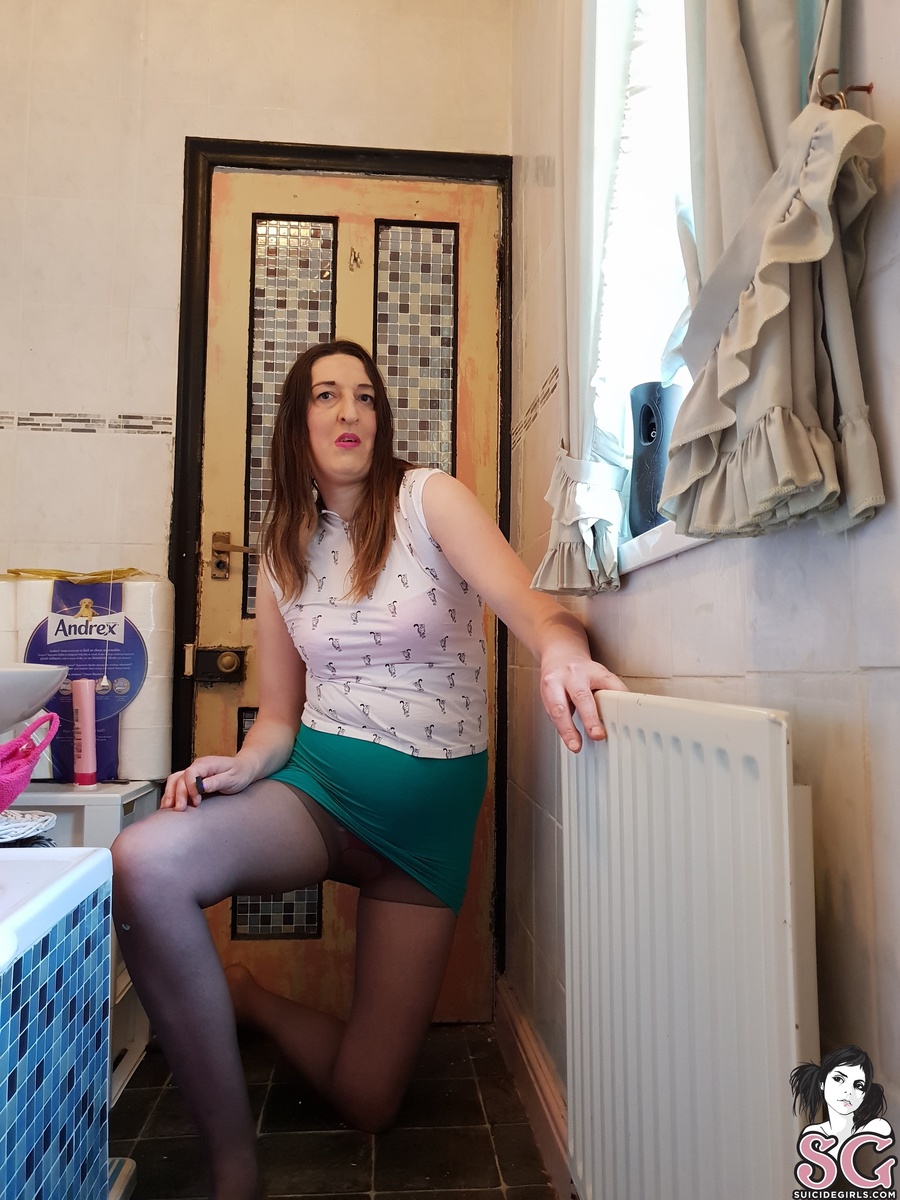 sexylegsemma-catlady-13.jpg