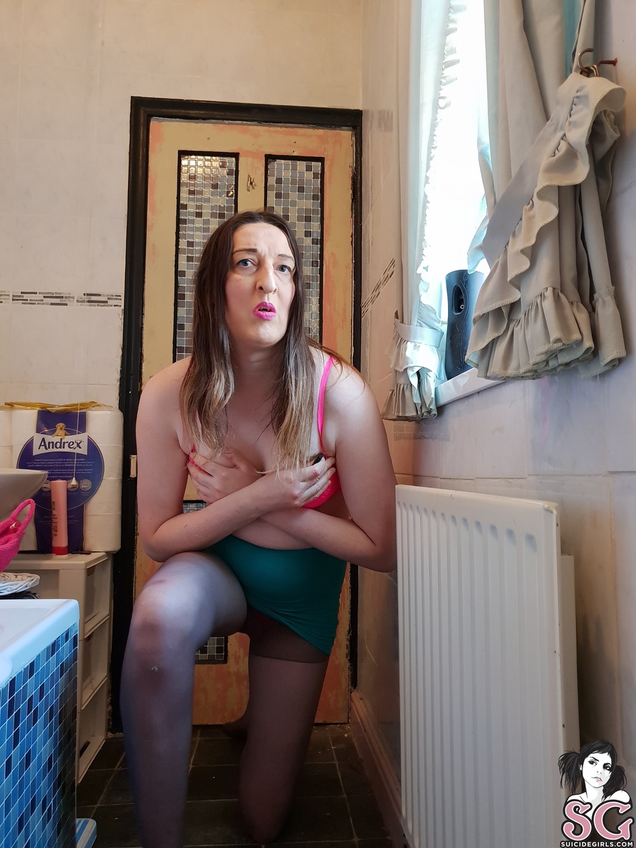 sexylegsemma-catlady-19.jpg