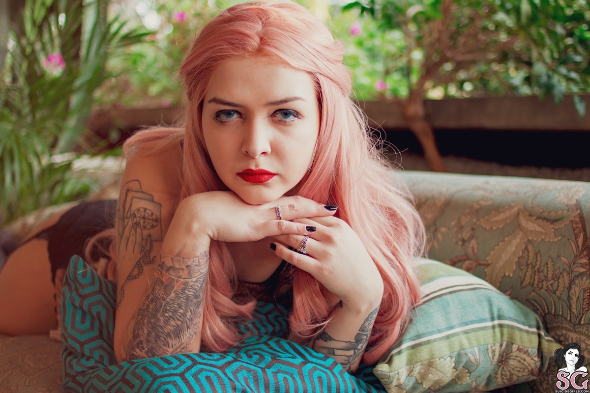 witchpoison-youngandbeautiful-03.jpg