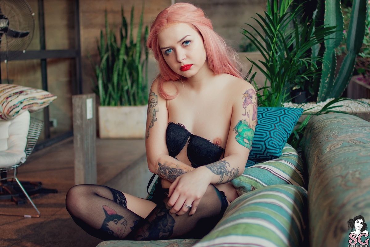 witchpoison-youngandbeautiful-25.jpg