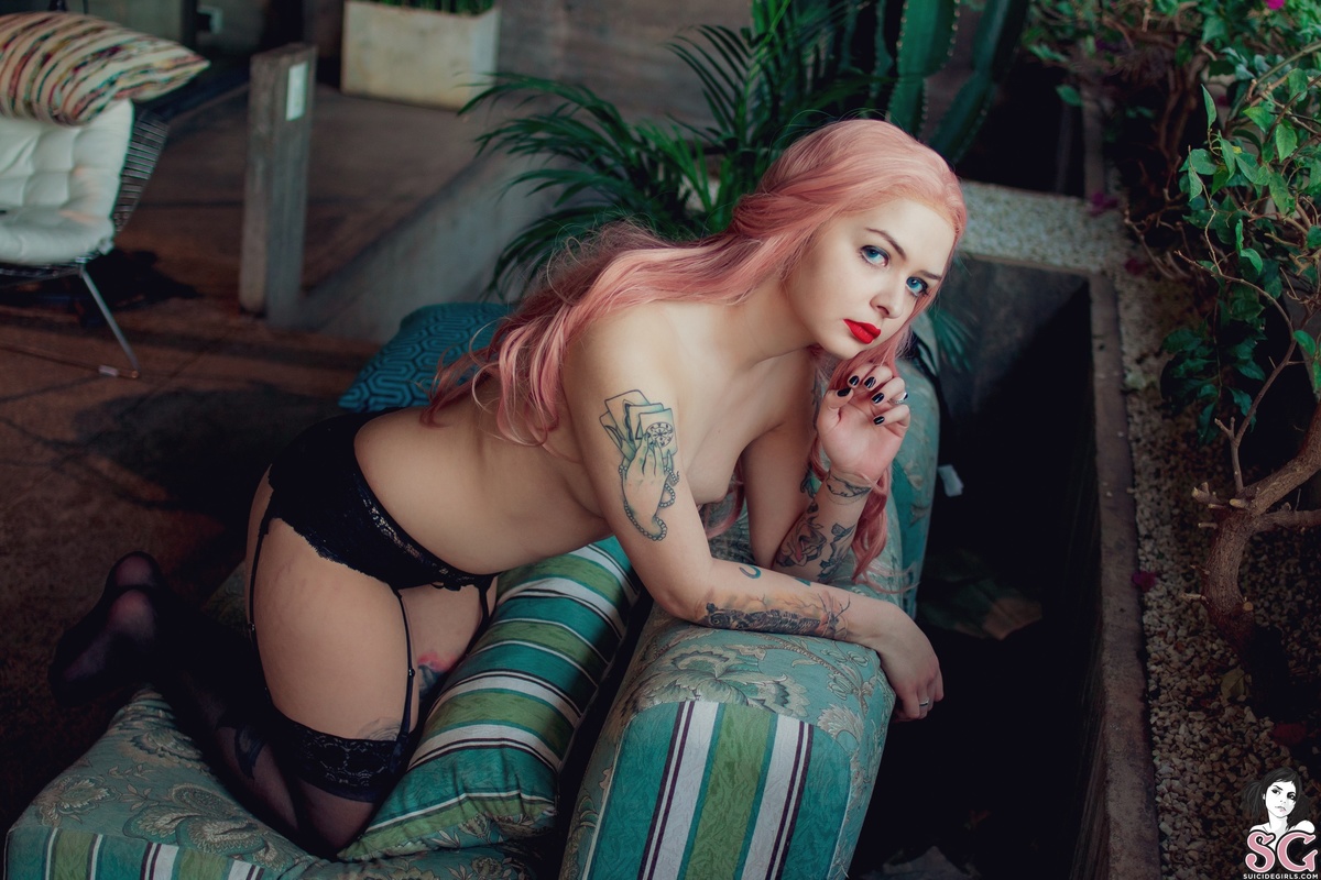 witchpoison-youngandbeautiful-37.jpg