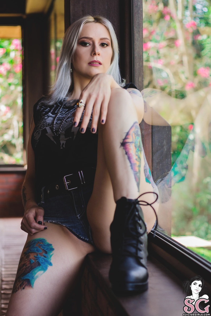 midu-rockmelikethedevil-03.jpg