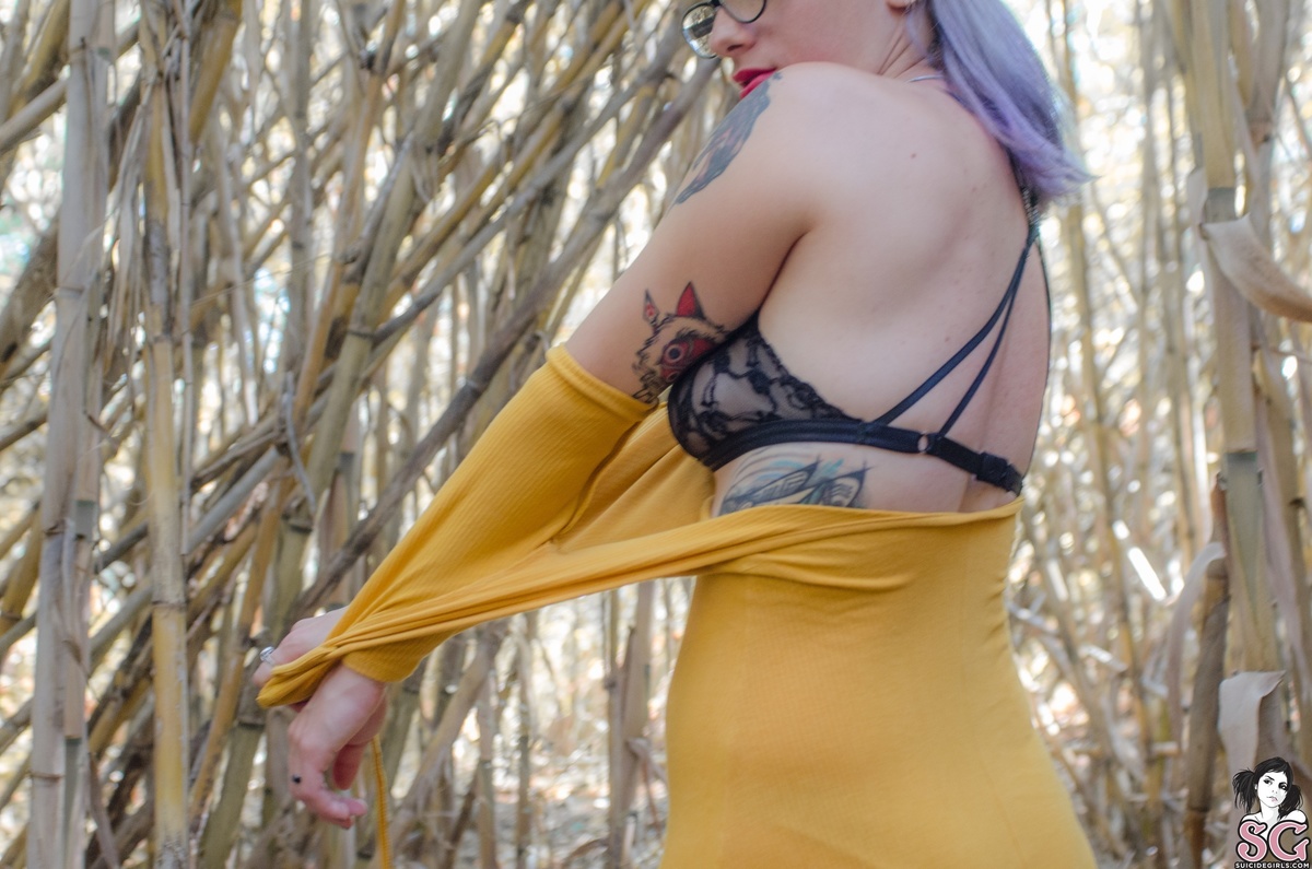 kanyria-fakewoodrealbeauty-13.jpg
